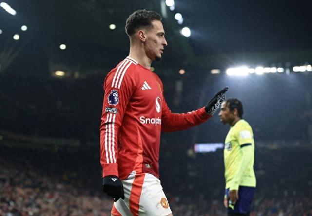 开云体育下载-报价2500万+50%二转！罗马诺：贝蒂斯从未谈妥安东尼，阻碍是高薪