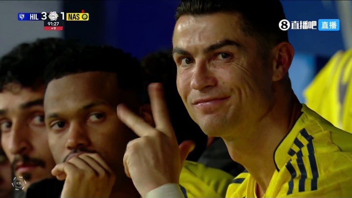 体育入口-C罗做手势暗示被"偷窃",拜因体育:C罗可能面临2至4场禁赛+罚款